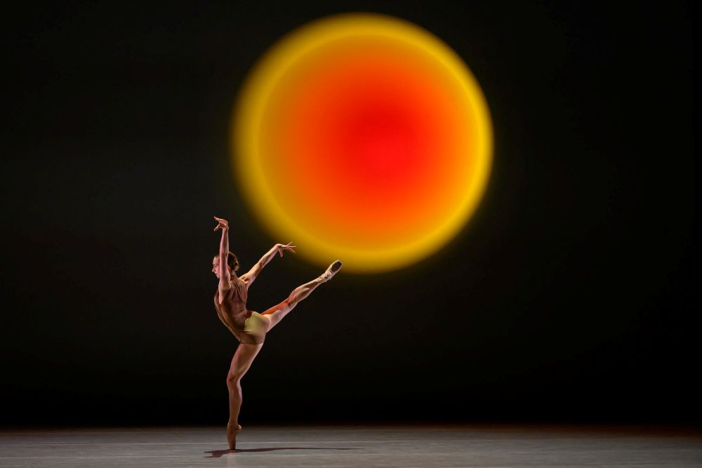 Lukáš Timuľak – Twilight (Les Ballets de Monte-Carlo, foto Alice Blangero)