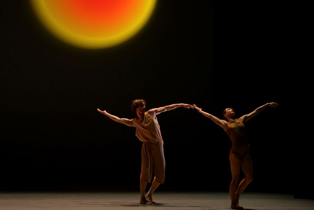 Lukáš Timuľak – Twilight (Les Ballets de Monte-Carlo, foto Alice Blangero)