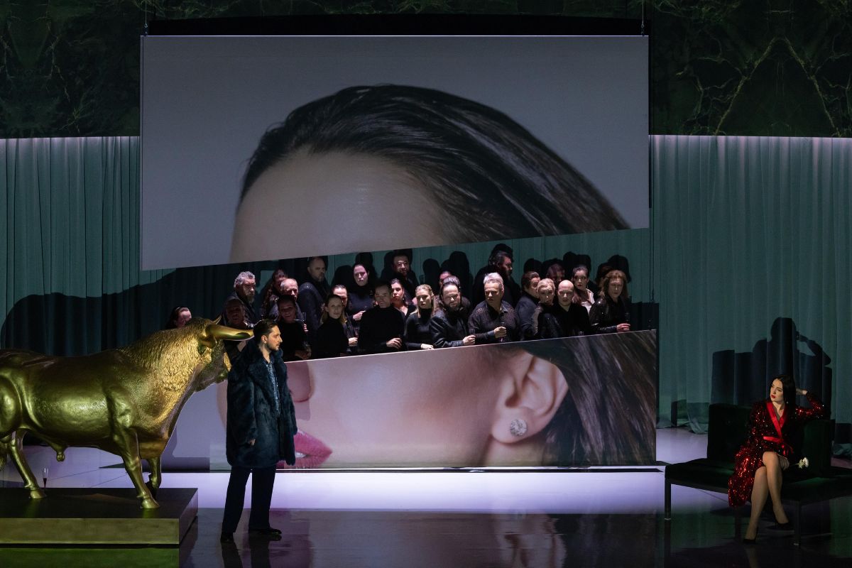 Giuseppe Verdi: La traviata, Moravské divadlo Olomouc – Raman Hasymau, Lada Bočková (foto Tereza Valnerová)