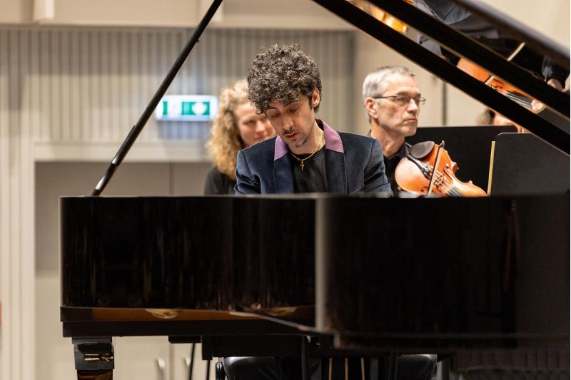 Federico Colli & Camerata Janáček, 7. dubna 2025, sál Vesmír, Ostrava – Federico Colli (zdroj Janáčkova filharmonie Ostrava)
