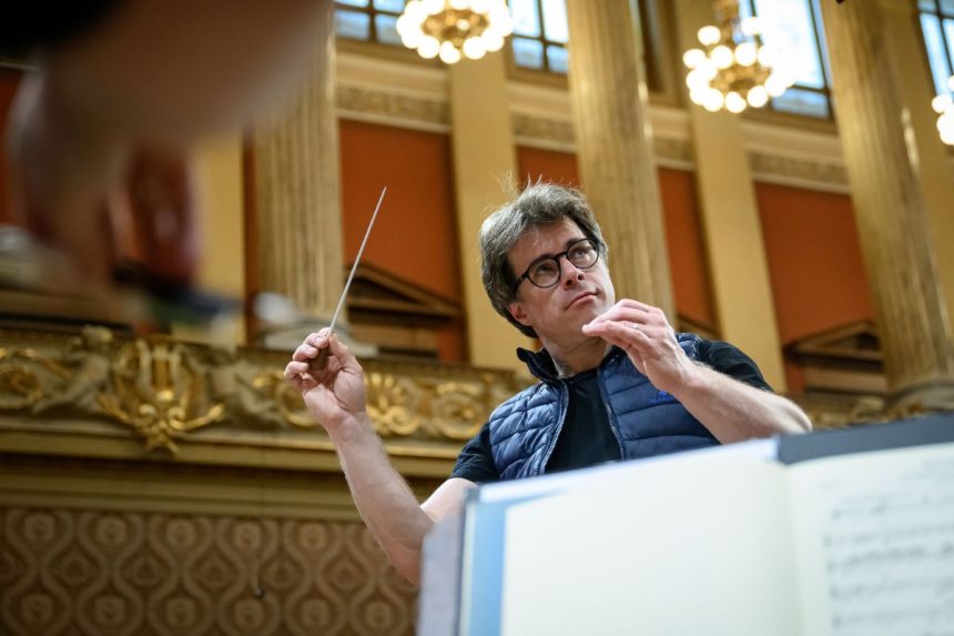 Jakub Hrůša (zdroj Česká filharmonie)