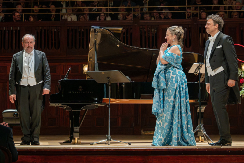 Helmut Deutsche, Diana Damrau, Jonas Kaufmann (foto Petr Dyrc)