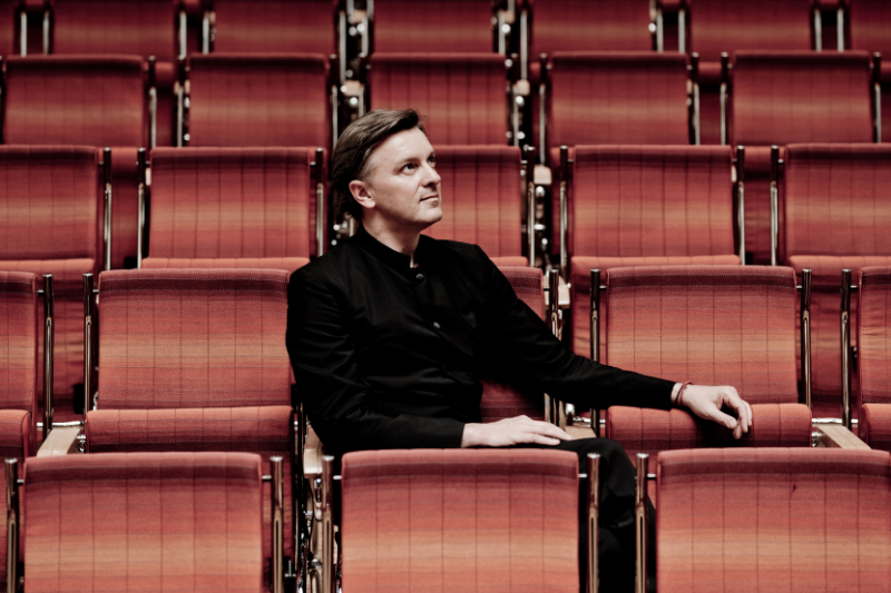 Tomáš Netopil (foto Marco Borggreve)