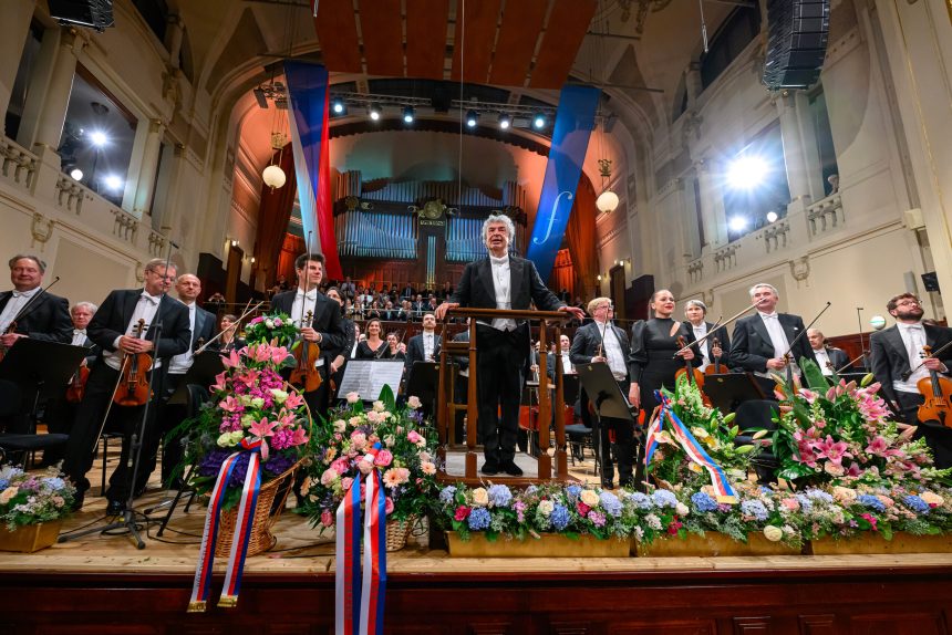 Semjon Byčkov a Česká filharmonie (foto Petra Hajská)