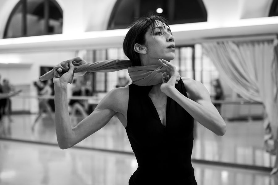 Romina Contreras na zkoušce baletu Šeherezáda (foto Serghei Gherciu)