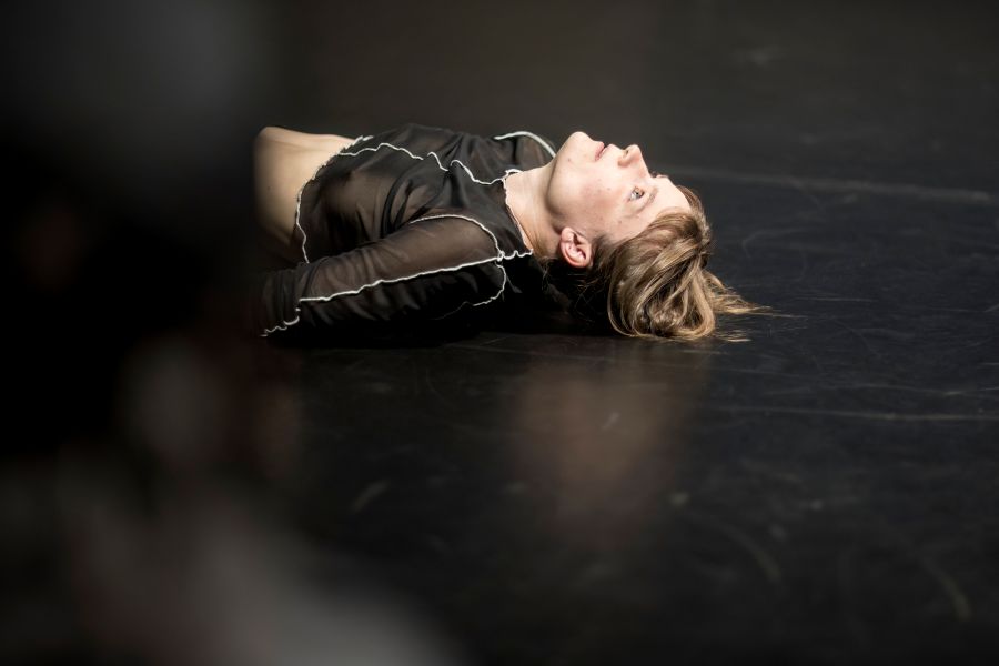 Sabina Bočková a její work in progress Making Love na Bazaar Festivalu v Praze (foto Vojtěch Brtnický)