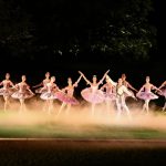 Šípková Růženka před Otáčivým hledištěm (foto Michal Hančovský)