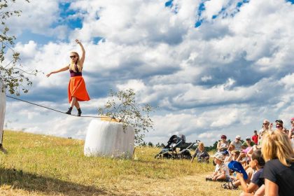 Sklizeň 2025 (foto archiv REZ.DANCE Komařice)