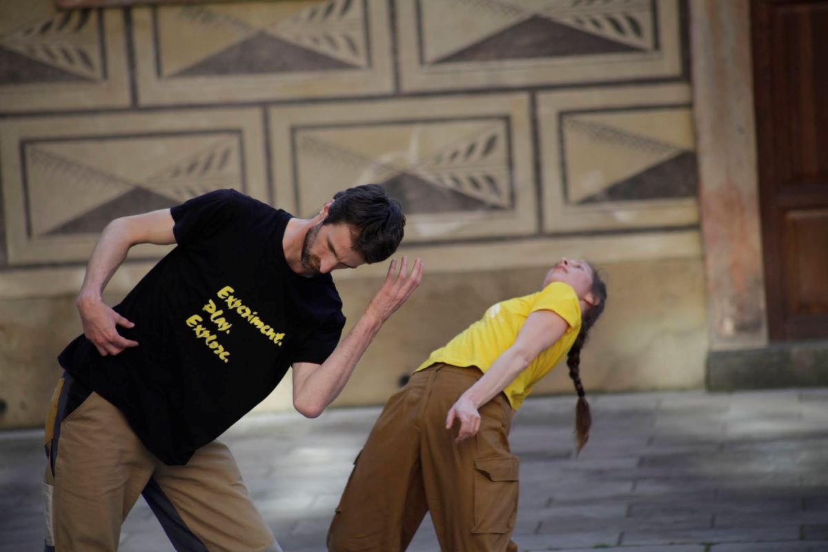Tanec v galerii – A Fancy (Katarína Brestovanská a Viktor Černický, foto Julie Stehnová)