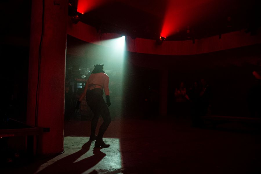 Y: Roaaarrrrr v Divadle X10 (Alica Minar, foto Barbora Josefina Meijer)