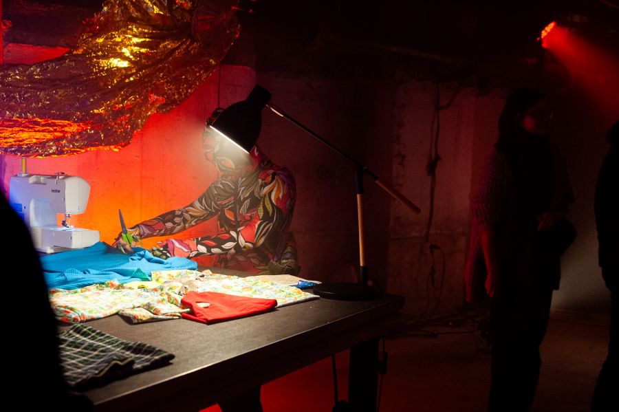 Y: Roaaarrrrr v Divadle X10 (Masks for Everyday, foto Barbora Josefina Meijer)
