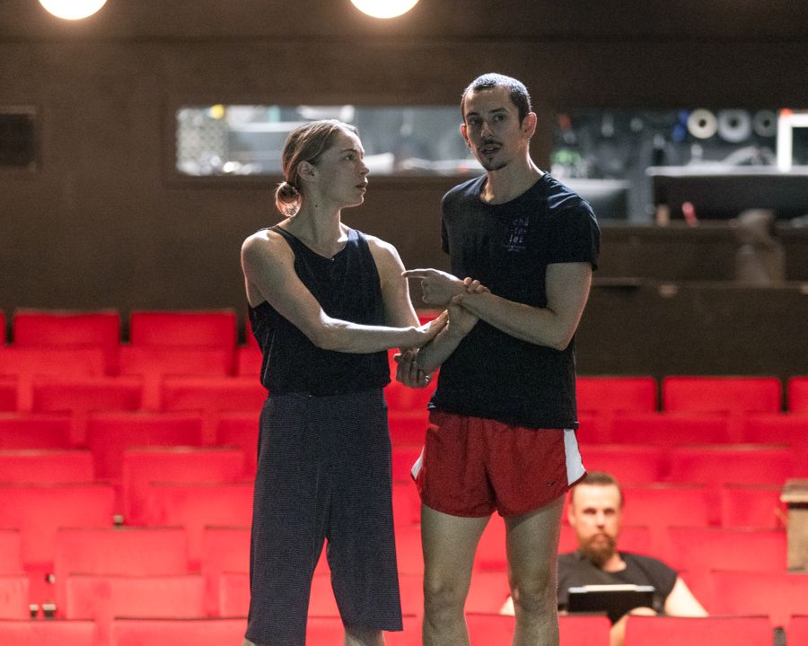 Ze zkoušení inscenace Your Ghosts, My Shadows – Emilie Leriche a Pascal Marty (foto Patrik Borecký)