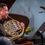 Letní hornové kurzy: Koncert lektorů, 2. srpna 2025, kostel Nanebevzetí Panny Marie, Police nad Metují – Yi Man (foto Michal Sedláček)
