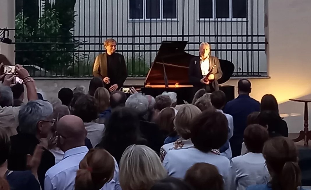 Filozofický koncert: Ivo Kahánek, Marek Orko Váha,15. července 2025, Hudební festival Znojmo 2025, Nádvoří JM Muzea, Znojmo (zdroj Hudba Znojmo)