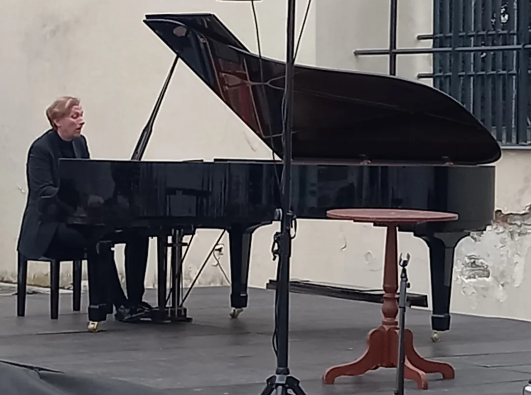 Filozofický koncert: Ivo Kahánek,15. července 2025, Hudební festival Znojmo 2025, Nádvoří JM Muzea, Znojmo (zdroj Hudba Znojmo)