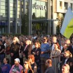 Protest proti vystoupení sopranistky Anny Netrebko v Bratislavě, 30. dubna 2025 (zdroj Otvorená Kultúra)