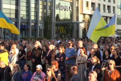 Protest proti vystoupení sopranistky Anny Netrebko v Bratislavě, 30. dubna 2025 (zdroj Otvorená Kultúra)