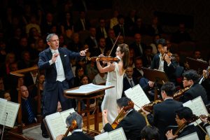 NHK Symphony Orchestra, Tokyo, 15. května 2025, Rudolfinum, Dvořákova síň, Praha – Akiko Suwanai, Fabio Luisi a NHK Symphony Orchestra (zdroj Pražské jaro, foto Petra Hajská)