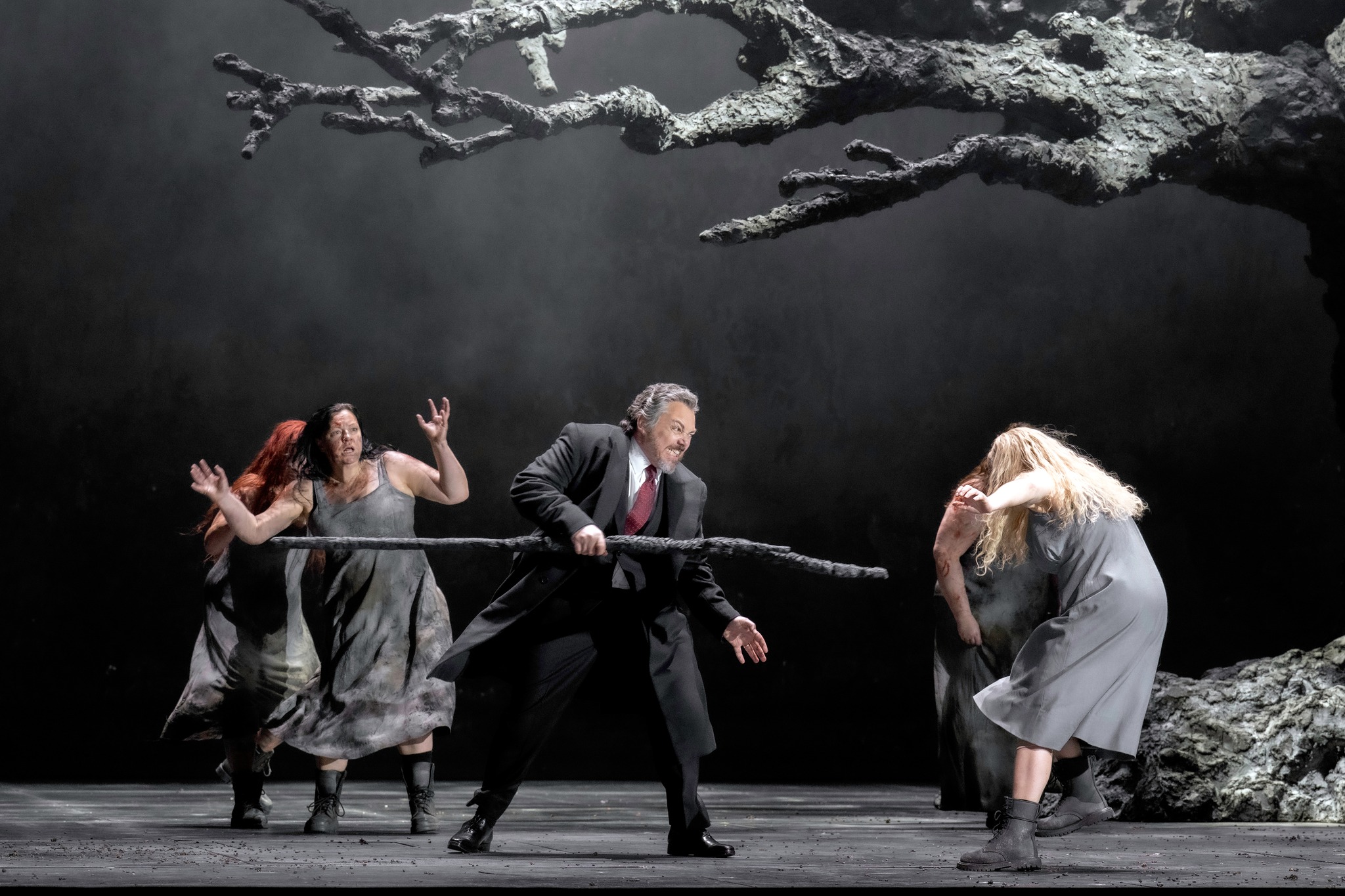 Richard Wagner: Valkýra, Royal Opera House, London 14. května 2025: Christopher Maltman a Elisabet Strid (foto Monika Rittershaus)
