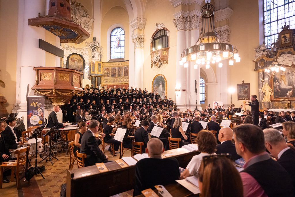 Svatováclavský hudební festival: Zahajovací koncert, 2. září 2025, kostel Panny Marie Královny, Ostrava, Mariánské Hory – Lukáš Vasilek, Symfonický orchestr Českého rozhlasu a Pražský filharmonický sbor (zdroj Svatováclavský hudební festival)