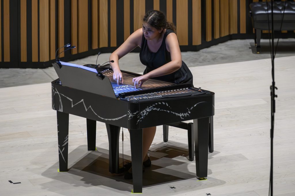 Ostravské dny: Part I – From five / Od pěti, 29. srpna 2025, City Campus, Fakulta umění Ostravské univerzity – Gabriela Krchňáčková (zdroj Ostravské centrum nové hudby)