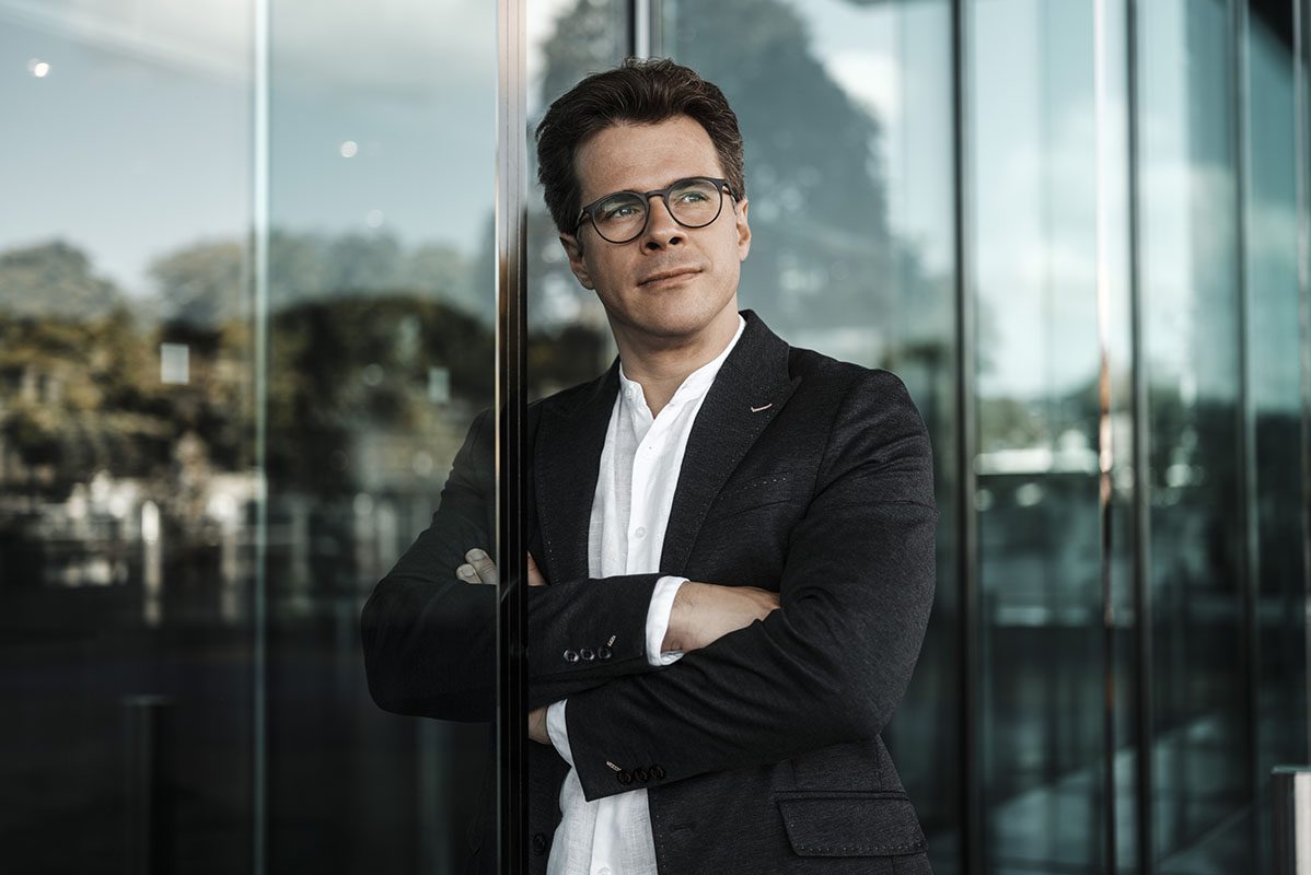 Jakub Hrůša (foto Ian Ehm)